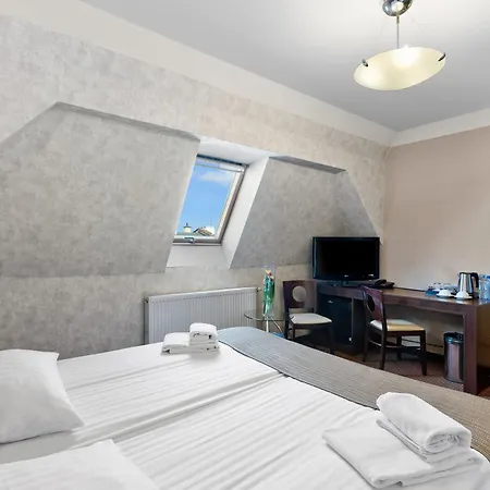 Hotel Diament Economy Ґлівіце Екстер'єр фото