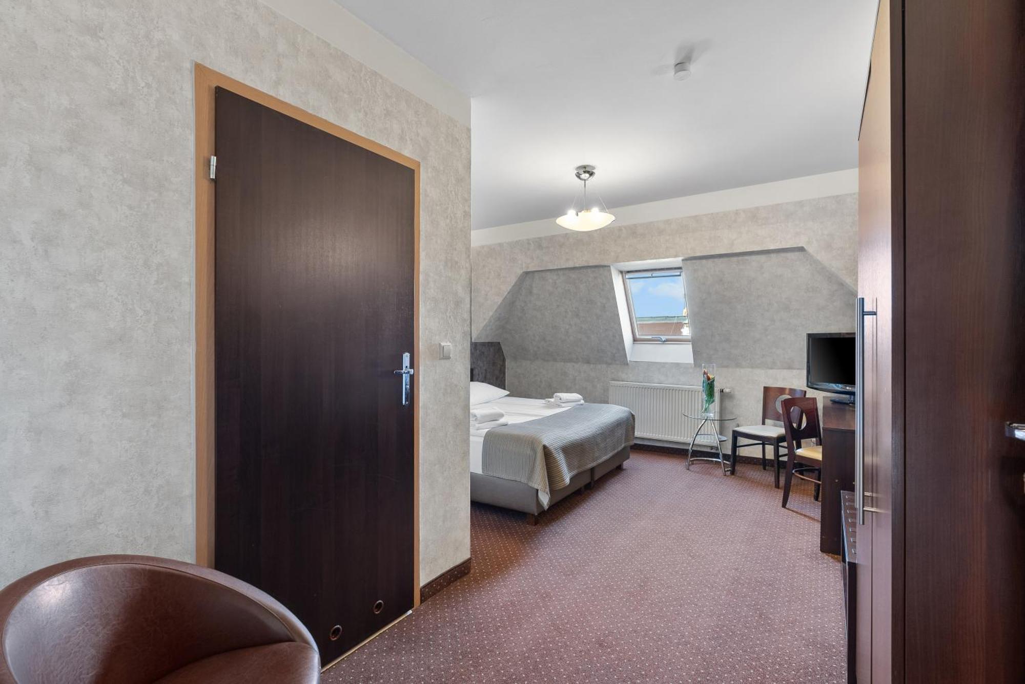 Diament Economy Hotel Hlivice