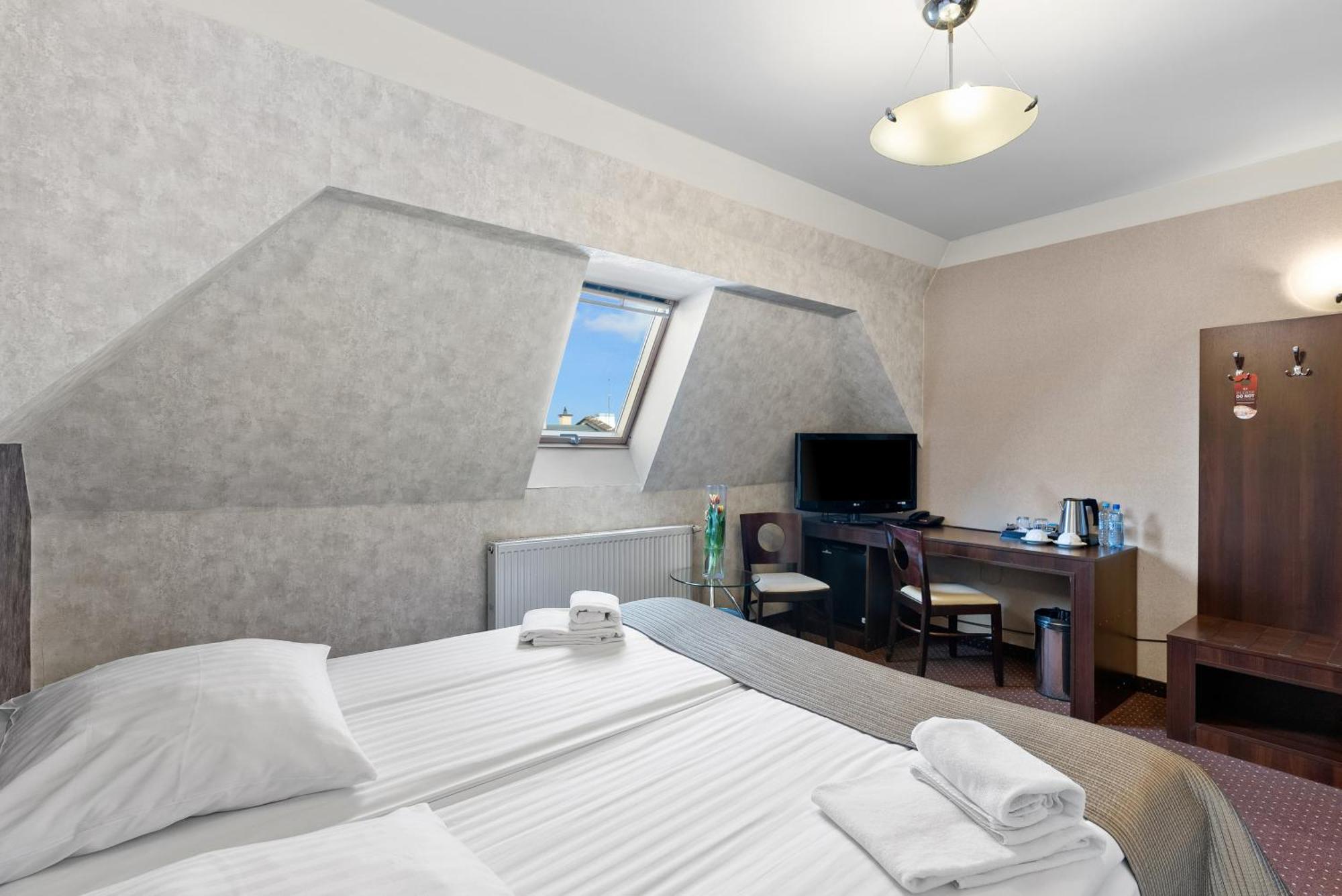 Hotel Diament Economy